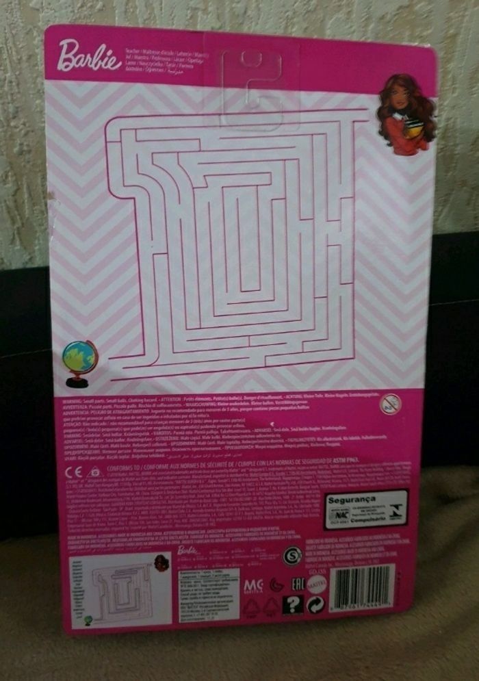 Barbie maîtresse d'école - photo numéro 2
