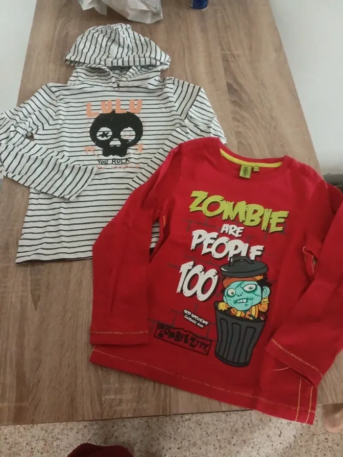 🌹lot de 2 tee shirt gemo/ zombizity🌹