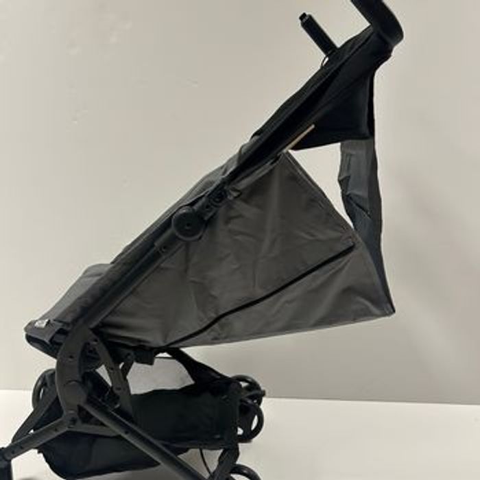 Poussette canne neuve - photo numéro 3