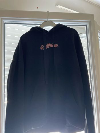 Pull noir