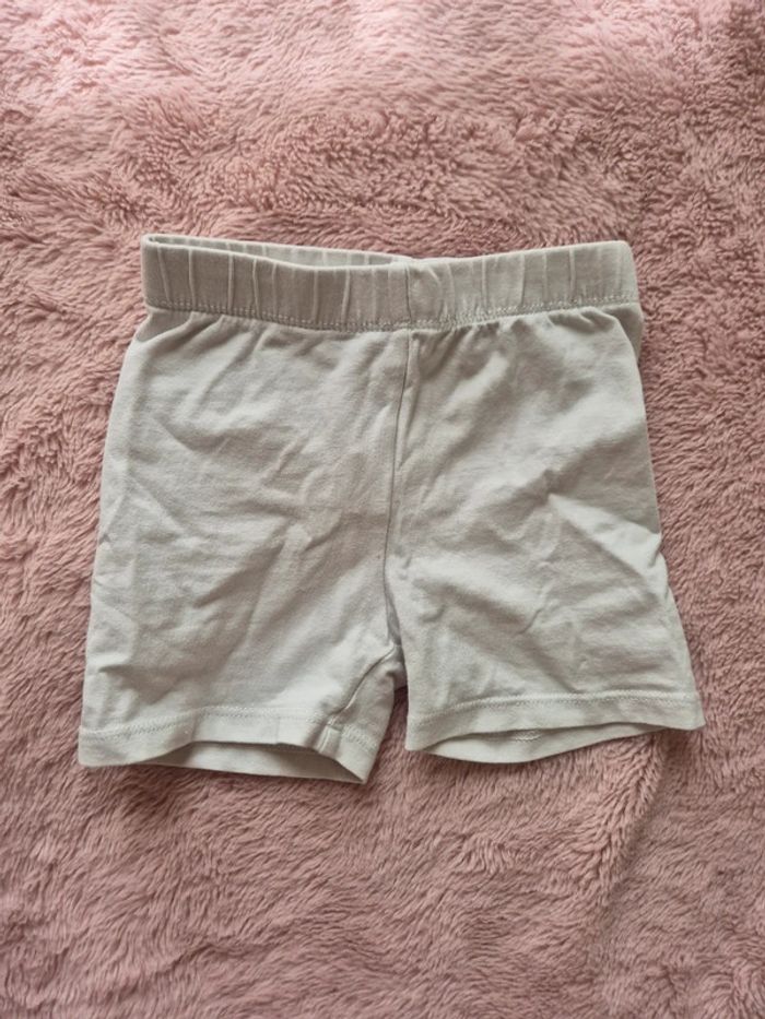 Short fille