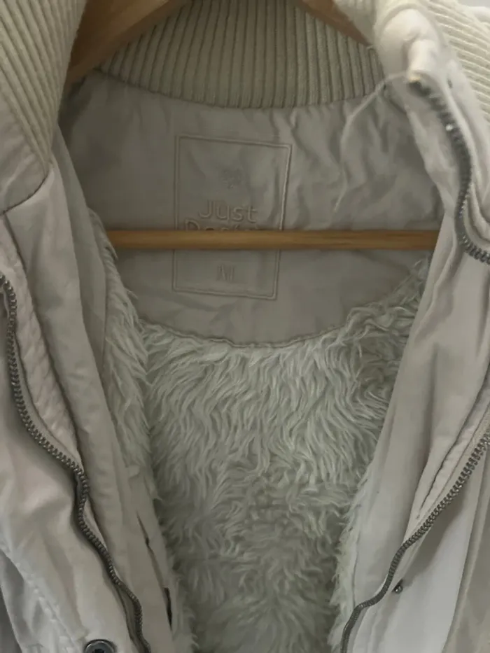 Manteau capuche crème fourrure - photo numéro 2
