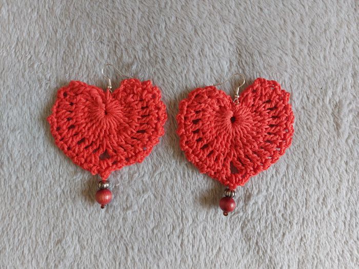Boucles d'oreilles crochet coeur rouge - photo numéro 1