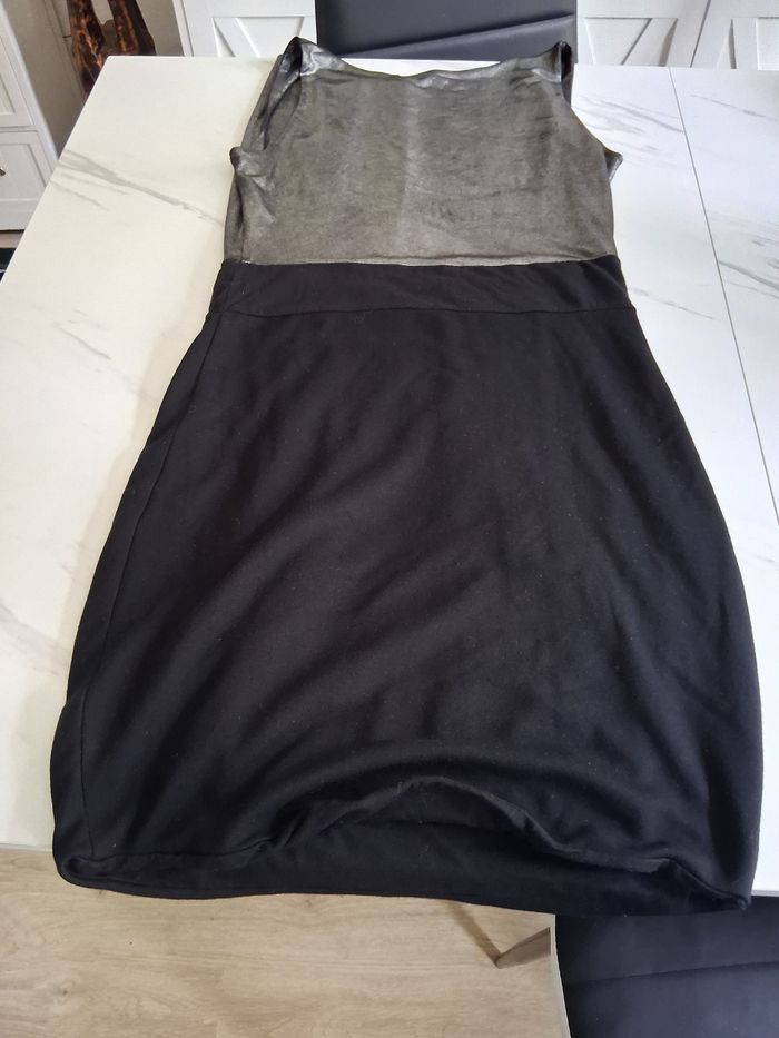 Robe moulante noir argenté " t- S" - photo numéro 2