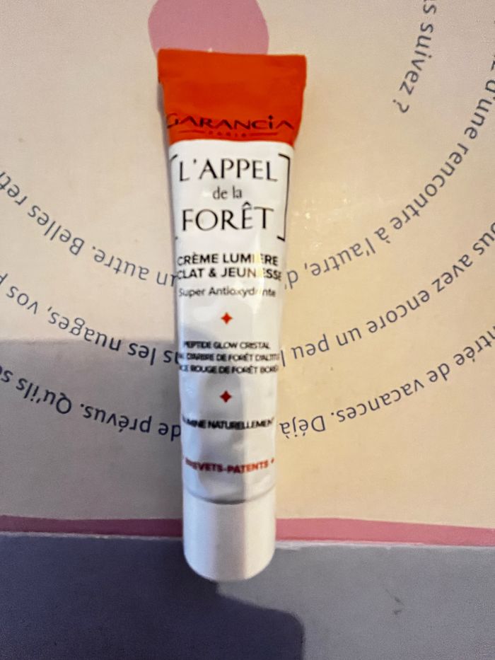 Soin visage, crème éclat jeunesse, l’appel de la forêt