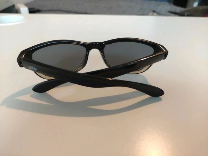 Lunettes de soleil pour enfants de la marque GAP - photo numéro 3