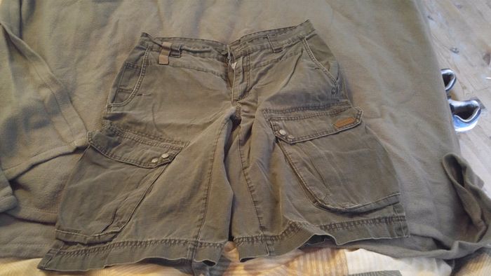 Beau bermuda kaki