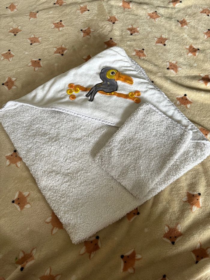 Cape de bain blanche perroquet avec gant de toilette