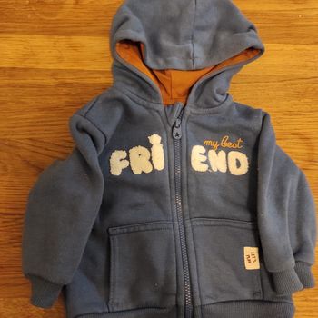 Sweat à capuche en taille 6 mois
