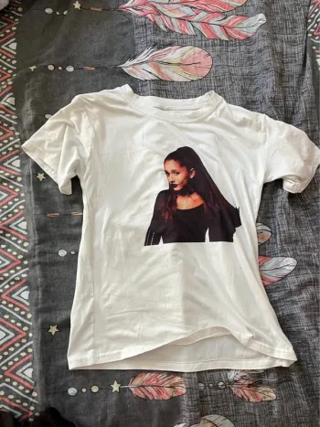 T-shirt Ariana Grande