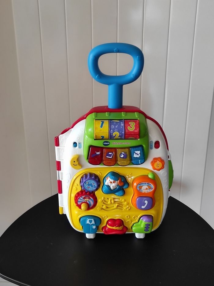 Petite valise multi-activités bébé – dès 12 mois