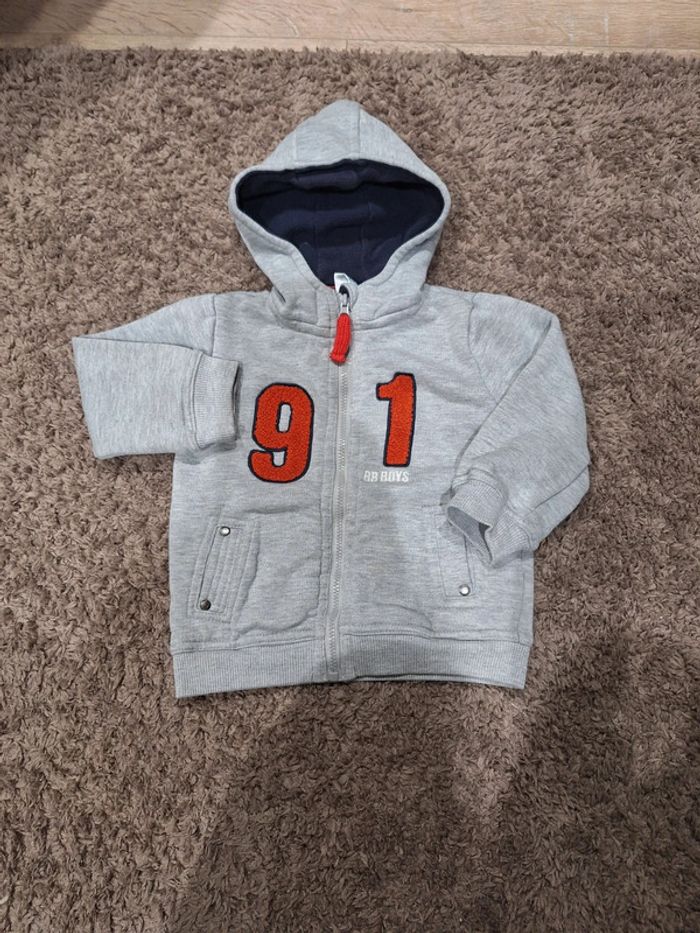 Gilet zippé taille 18 mois