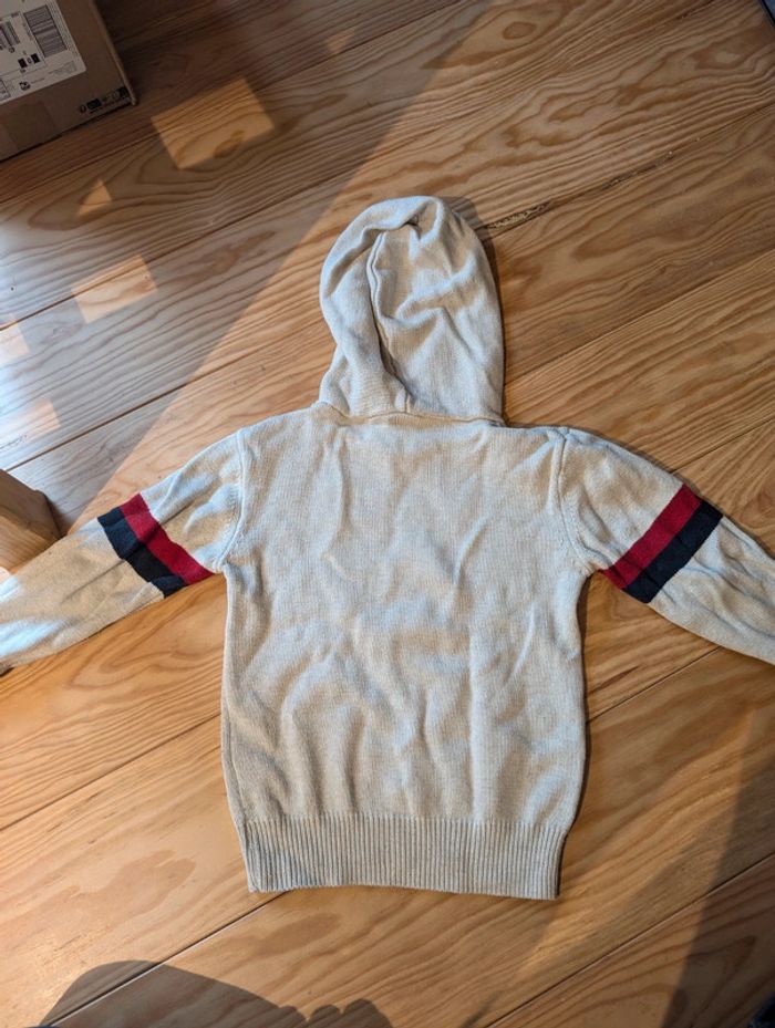 Pull a capuche - photo numéro 3