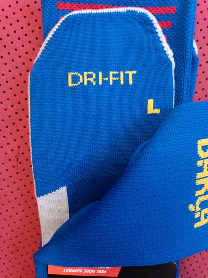 Chaussettes de foot FC Barcelone, Nike Authentique Officiel taille 46/50, Neuf - photo numéro 4