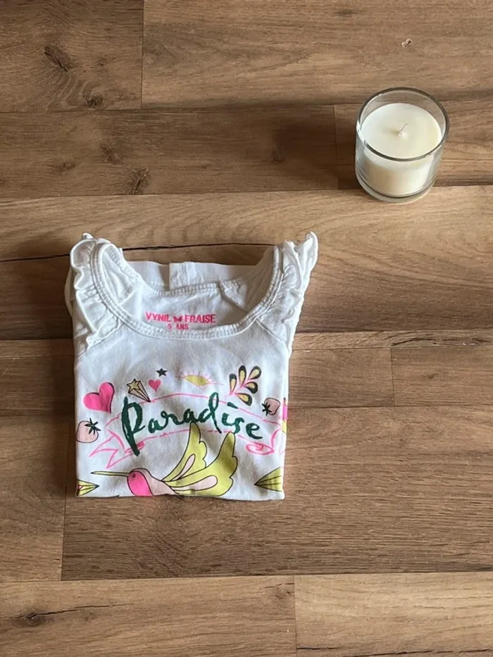 Je vend un tee shirt fille taille 5 ans très bon état - photo numéro 5