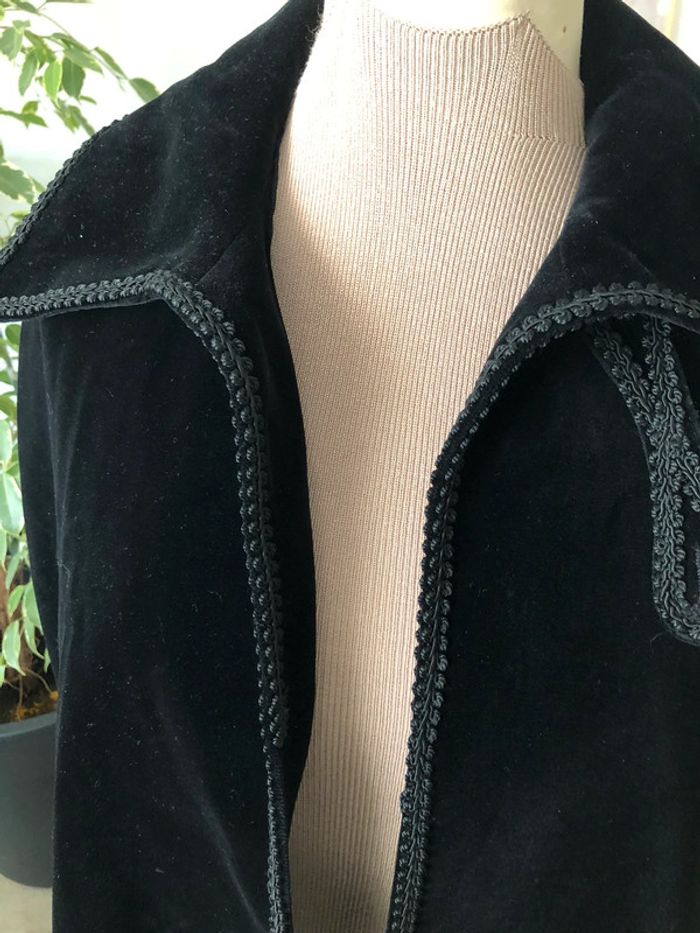 🌼Cape noire en velours🌼 - photo numéro 3