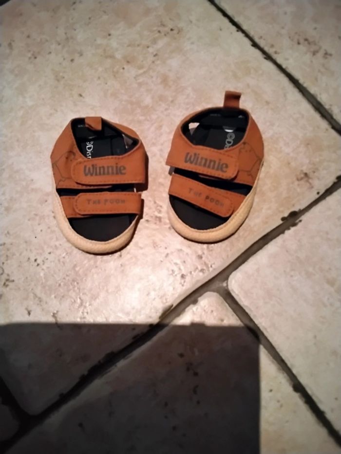 Paire de sandales disney 6/9mois