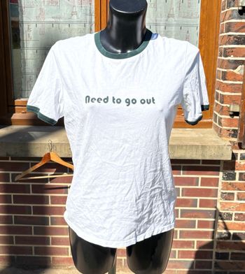🤍 T-shirt Ringer Bizzbee Need to go out – Taille L (40)