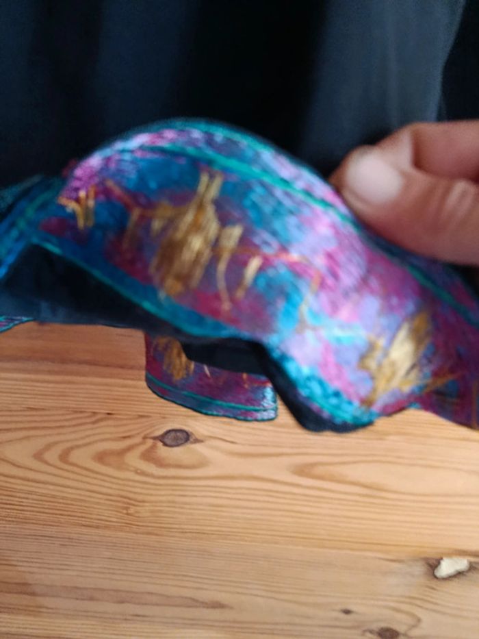 Jupe noire avec liseret brodé - photo numéro 4