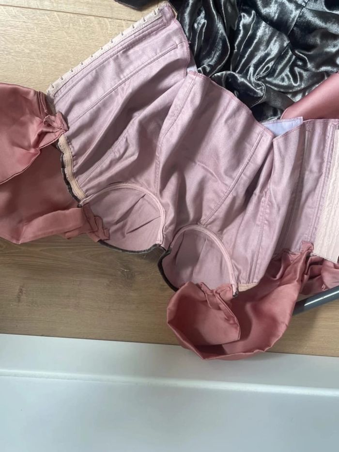 Robe bustier en velours de soie sur mesure - photo numéro 11