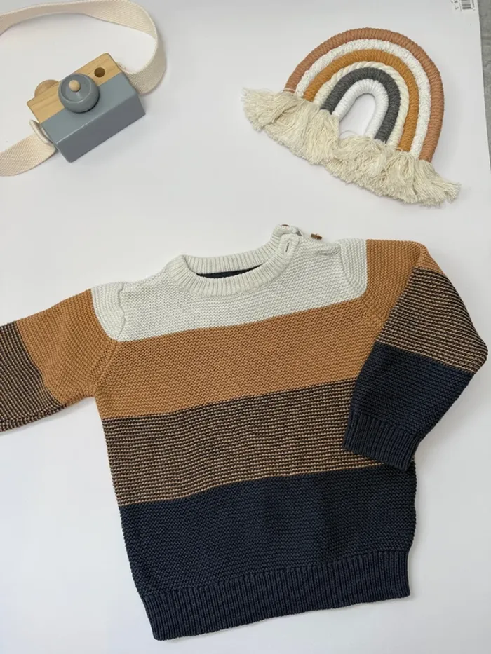 Pull C&A bébé garçon taille 9mois, 74 cm très bon état