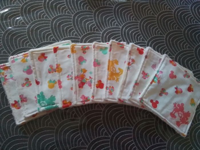 Lot de 10 lingettes bébé