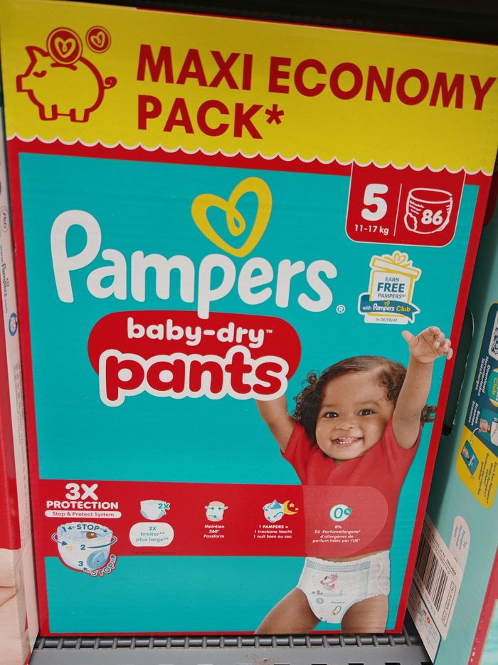2 cartons  de couches Pampers baby dry taille 5