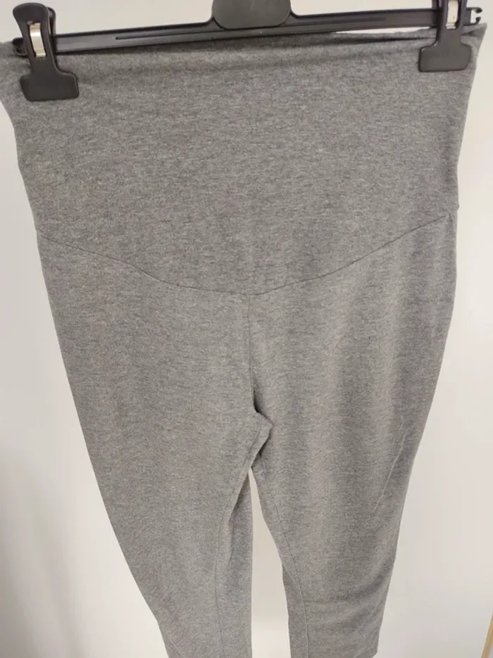 Legging grossesse maternité 7/8 Kiabi taille 38/40 - photo numéro 2