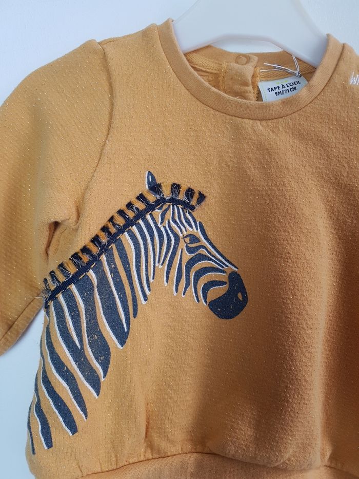 Pull sweat jaune zebre TAO 6 mois - photo numéro 3