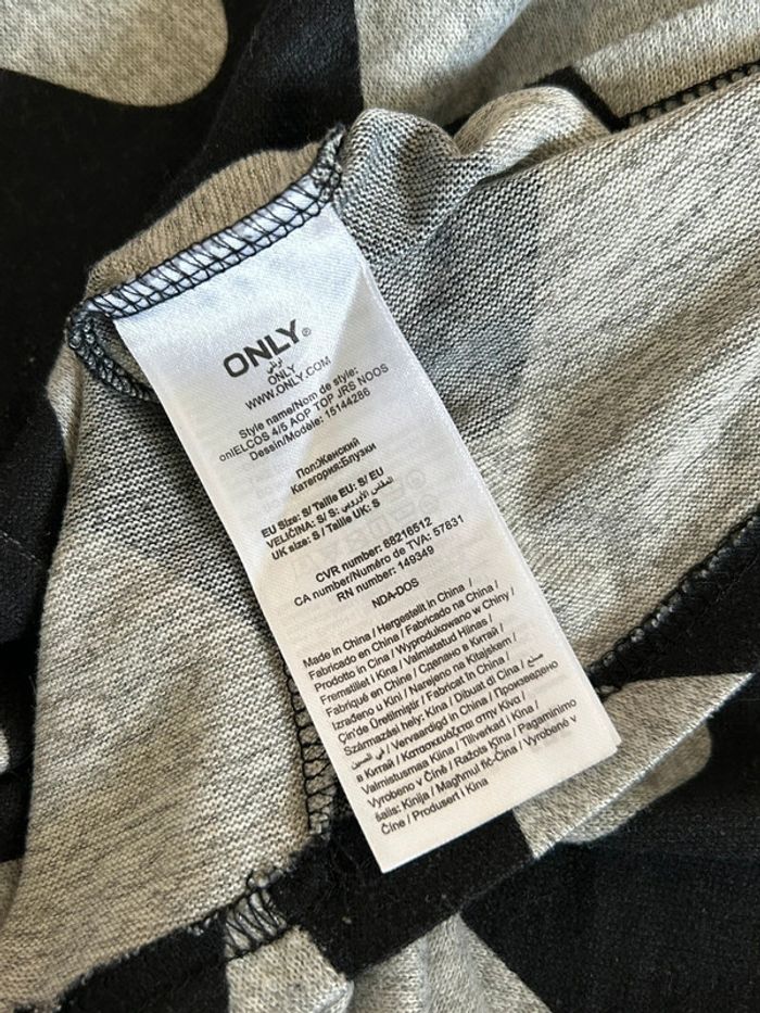 Pull léger gris et noir Only taille S excellent état - photo numéro 15