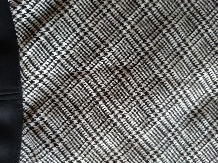 Jupe noir et blanche petit carreaux 6/7 ans - photo numéro 6