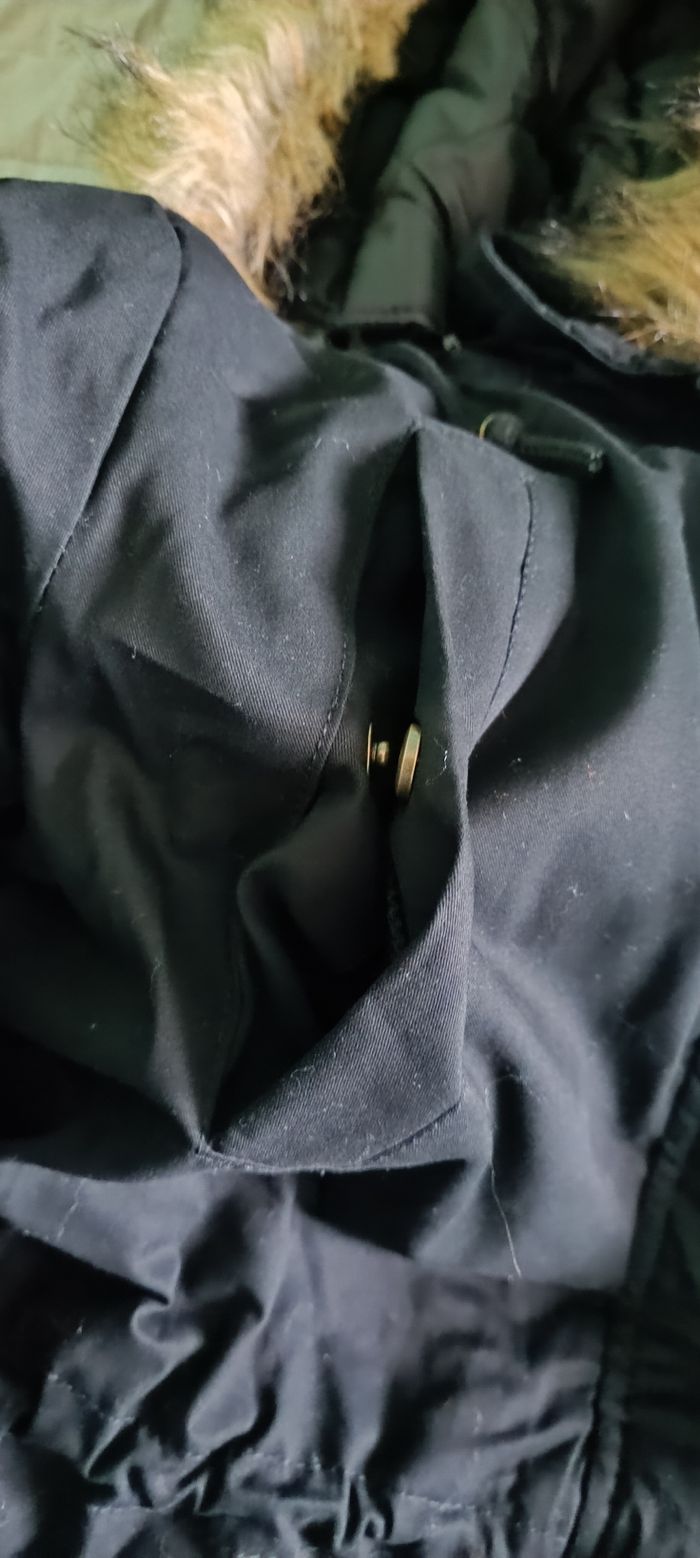 Parka noir avec capuche fourrure - photo numéro 5