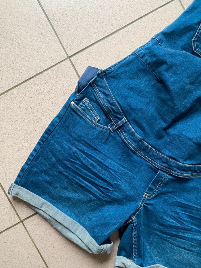 Salopette short en jean de grossesse maternité taille 44 Ob Mum neuve valeur 39,9 - photo numéro 2
