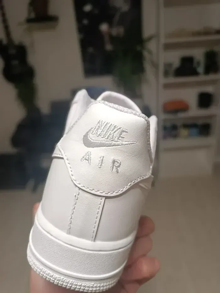 Nike Air Force 1 '07 'Triple White' Taille 38 - photo numéro 4