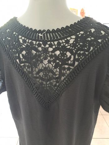 Tee-shirt dentelle noir grande taille