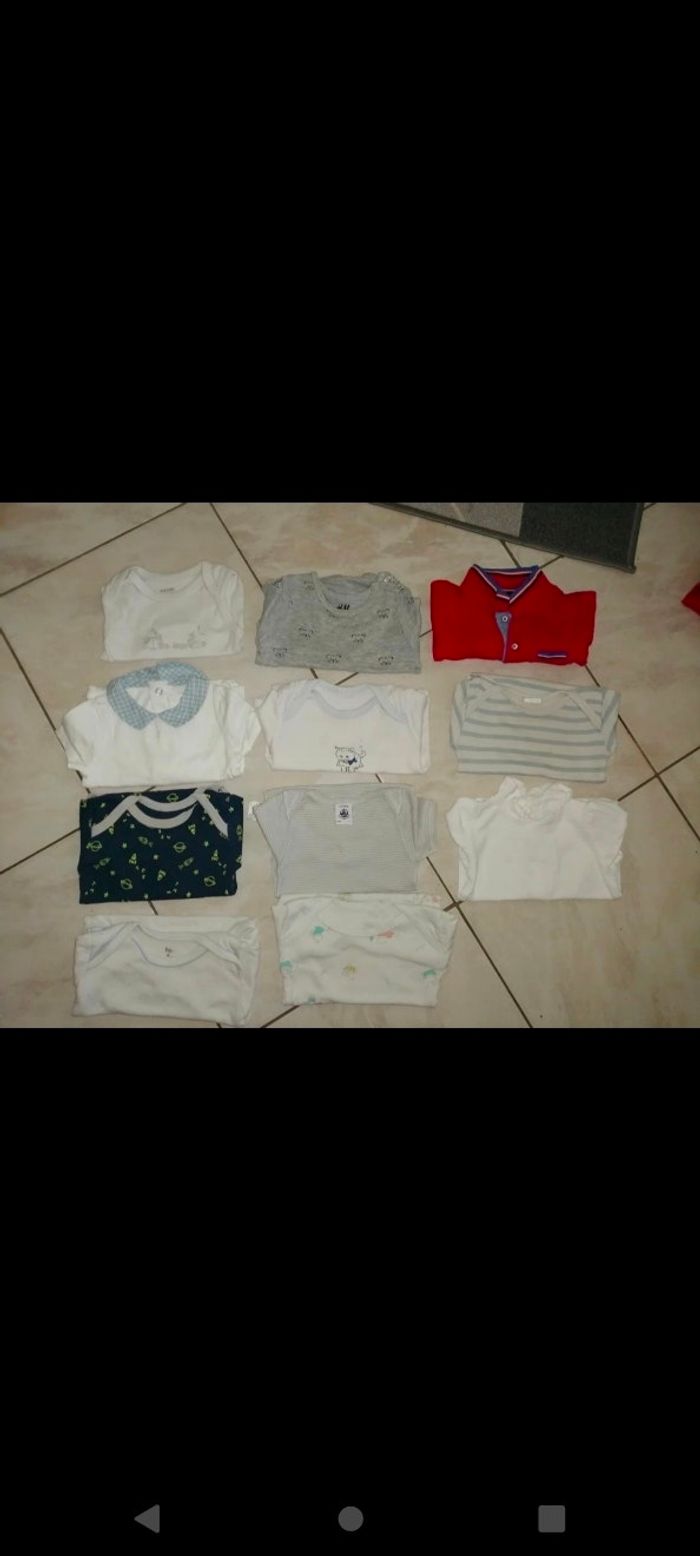 Lots de 11 body taille 6 mois