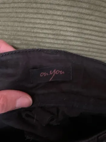 Pantalon chino noir on You