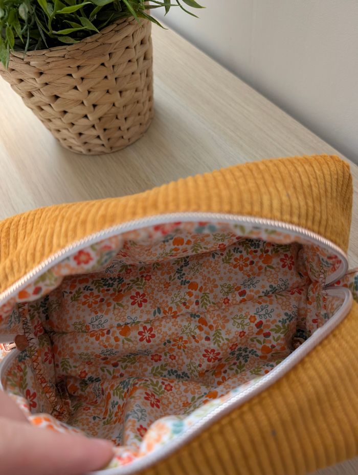 Trousse matelassée pour rangement maquillage ou autre - photo numéro 7
