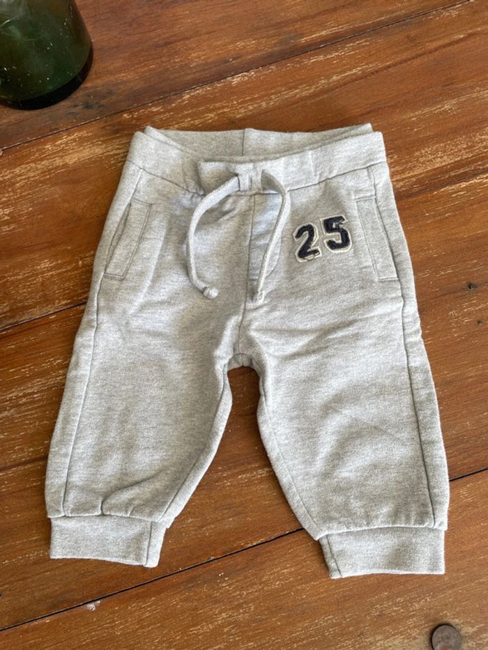 Pantalon de jogging gris kitchoun 6 mois