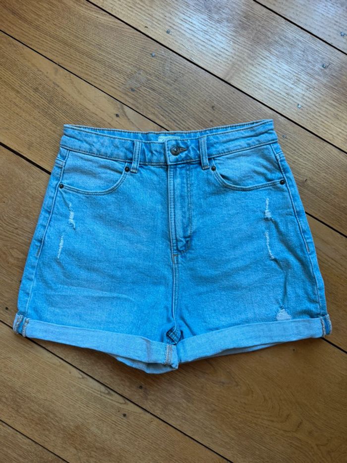 Short en jean en très bon état taille haute taille 34 kiabi