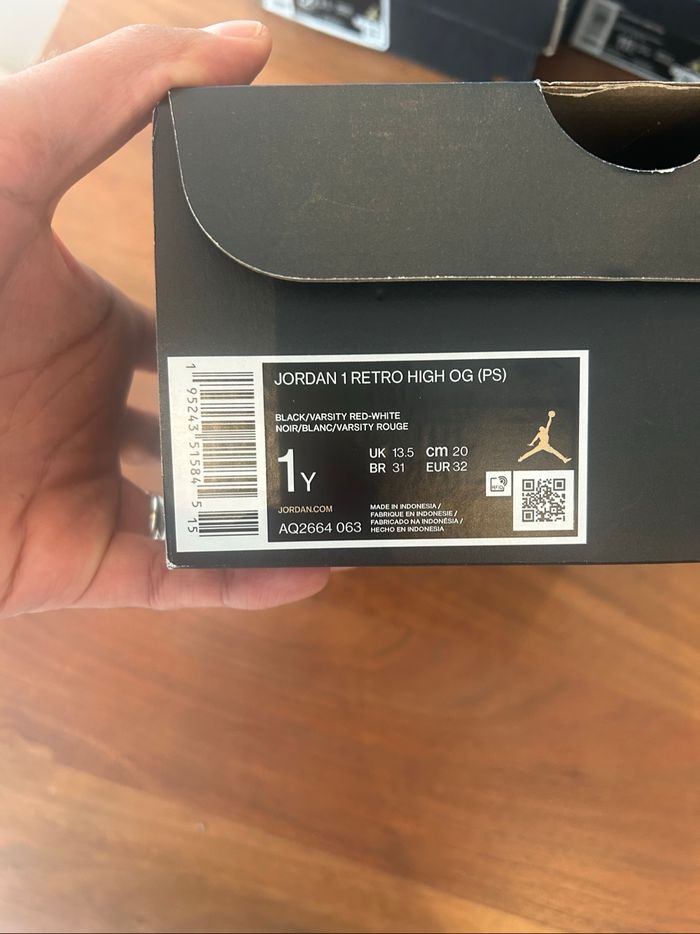 Jordan 1 taille 32 - photo numéro 4