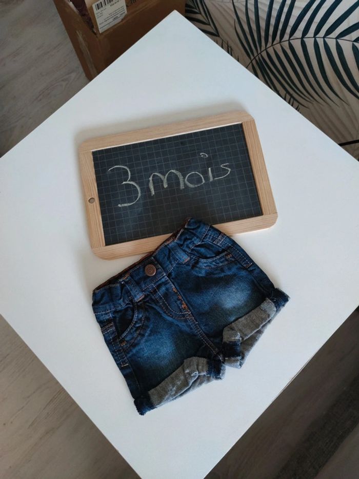 Short en jeans 3 mois