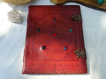 Grand grimoire cuir pentagram 7 chakras