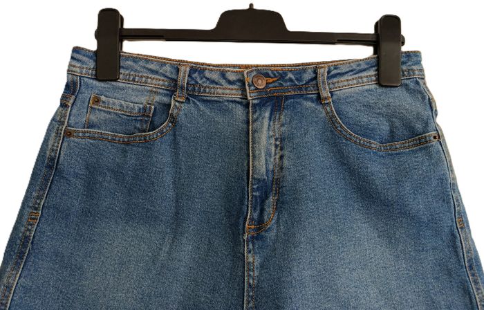 Short en jean bleu à revers. Kiabi. Taille 42 - photo numéro 2