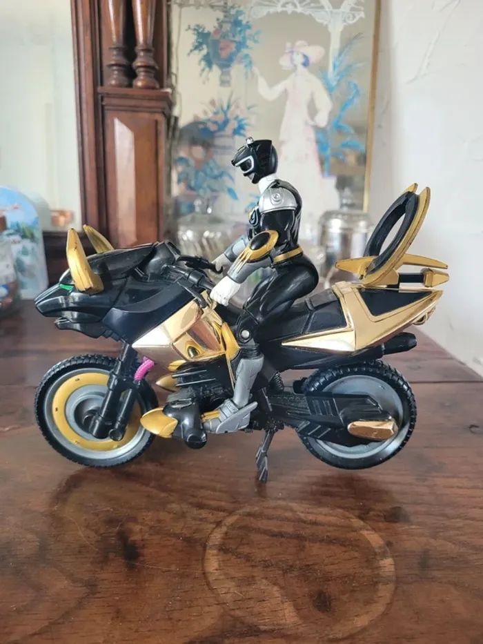 Vends power rangers wild force black bandai 2001 - photo numéro 2