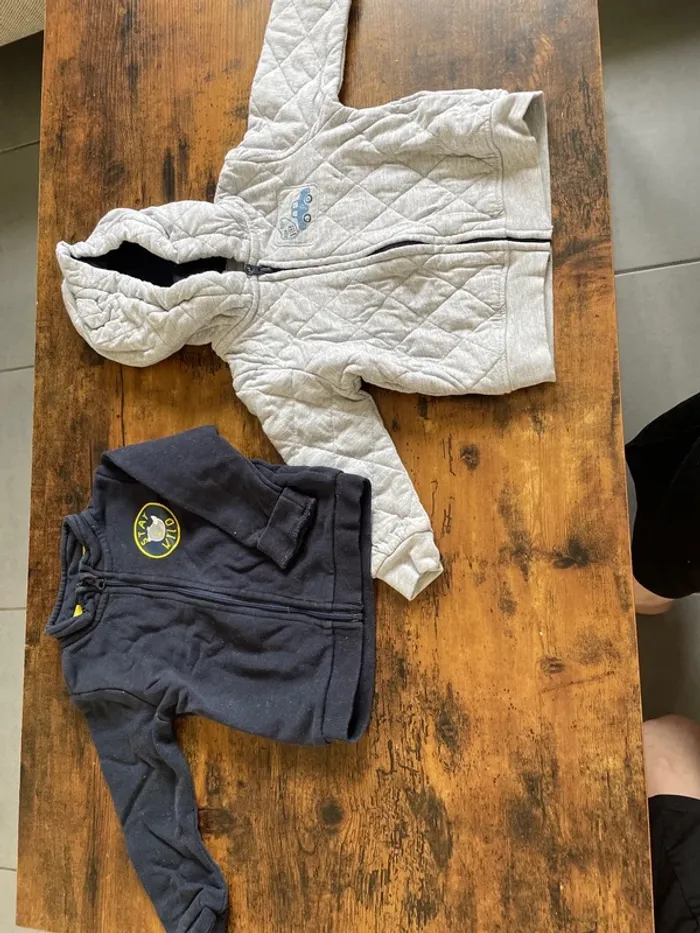 Lot de 2 gilets zippés bébé garçon 18 mois