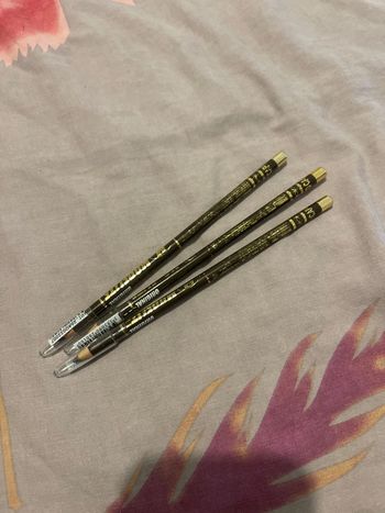 crayon pour les yeux & lèvres