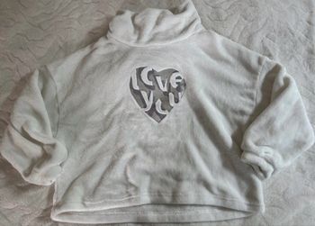 Polaire blanche à motifs 