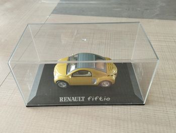 Véhicule miniature Renault fiftie 1/43e