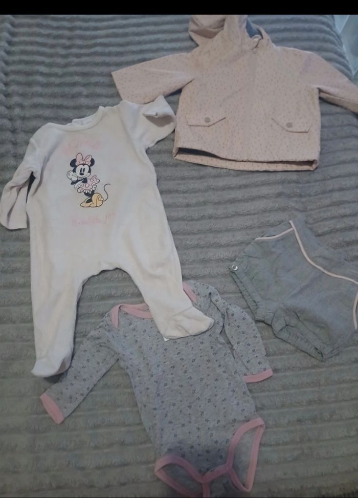Lots vêtements 6 mois - photo numéro 2